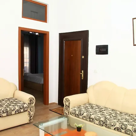 Apartman Apartel Center 3 *